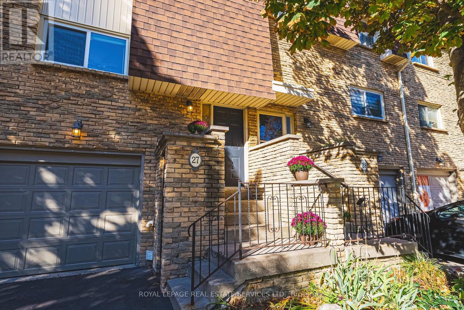 27 Melanie Crescent, Hamilton, Ontario  L0R 2H0 - Photo 3 - X12471406