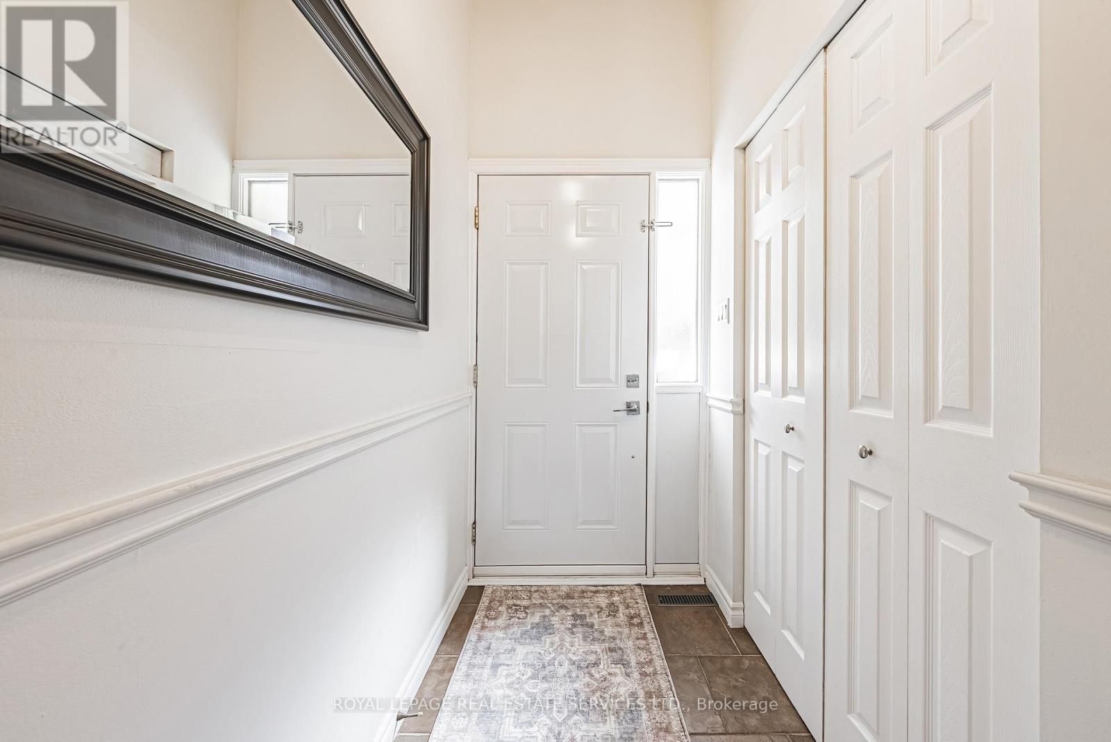 27 Melanie Crescent, Hamilton, Ontario  L0R 2H0 - Photo 4 - X12471406