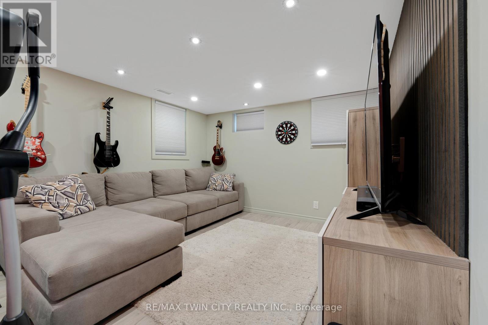 49 Bergey Street, Cambridge, Ontario  N3C 1P7 - Photo 31 - X12471413