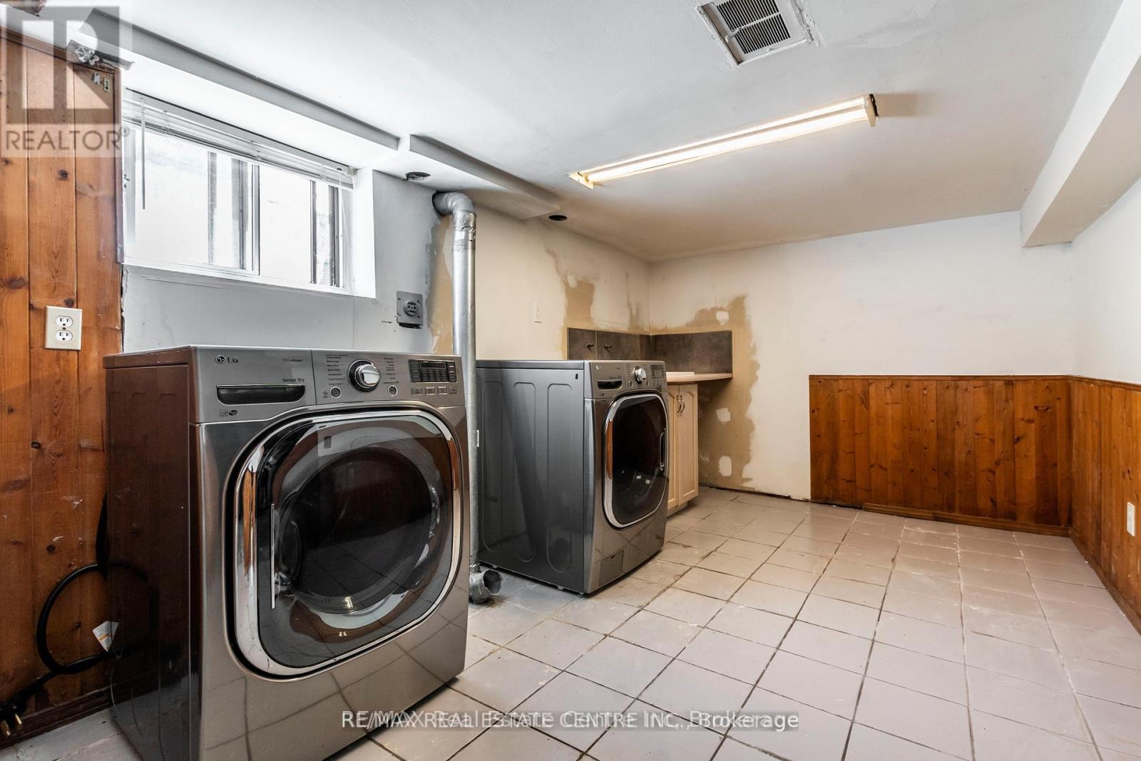 40 Greig Street, Hamilton, Ontario  L8R 2W7 - Photo 17 - X12471442