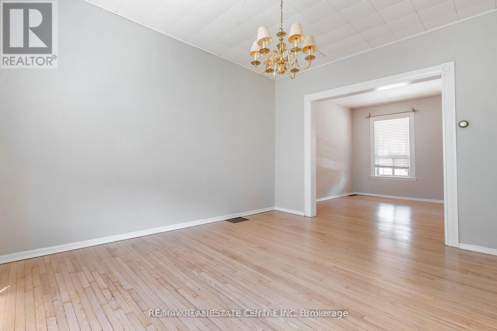 40 Greig Street, Hamilton, Ontario  L8R 2W7 - Photo 27 - X12471442