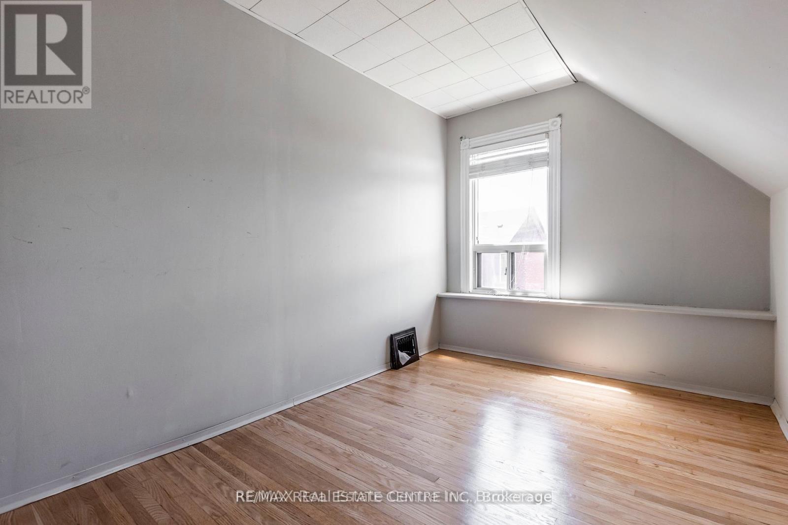 40 Greig Street, Hamilton, Ontario  L8R 2W7 - Photo 35 - X12471442
