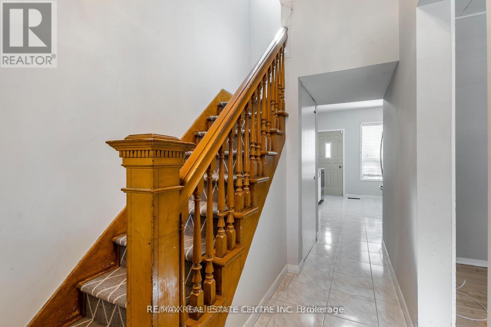 40 Greig Street, Hamilton, Ontario  L8R 2W7 - Photo 7 - X12471442