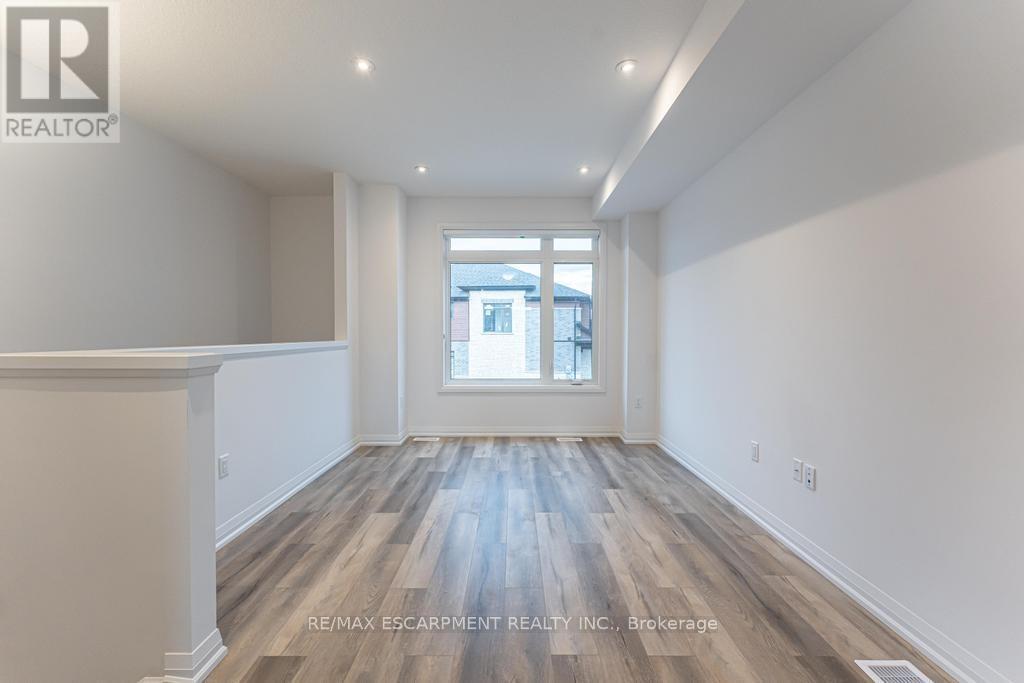 5 - 120 Court Drive, Brant, Ontario  N3L 0N2 - Photo 4 - X12471449