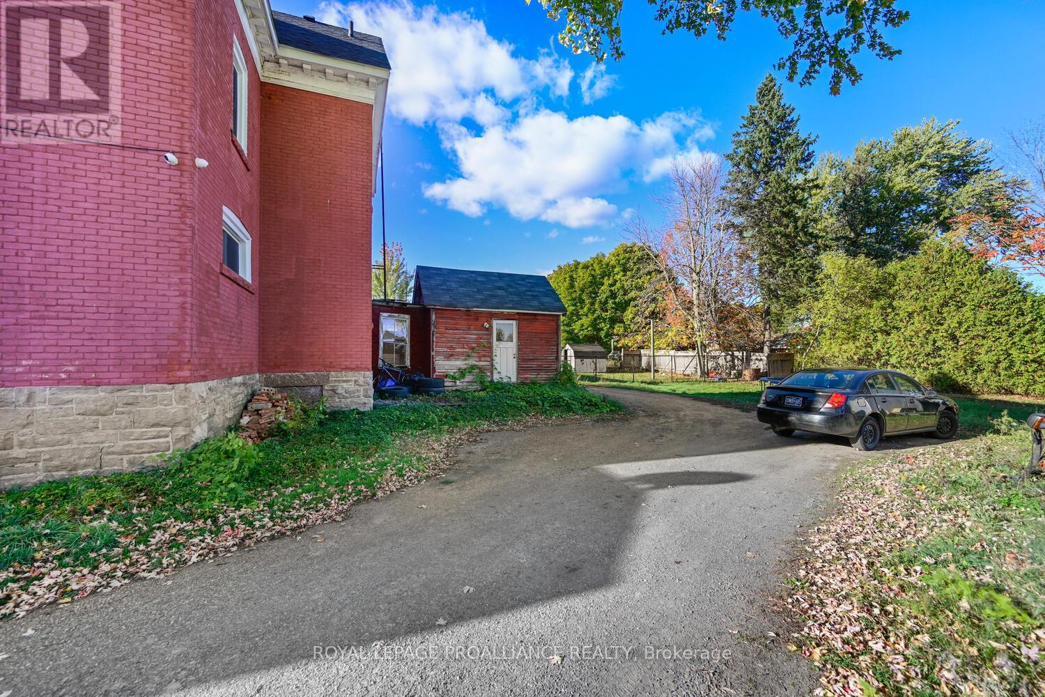454 Edward Street S, Prescott, Ontario  K0E 1T0 - Photo 3 - X12471554