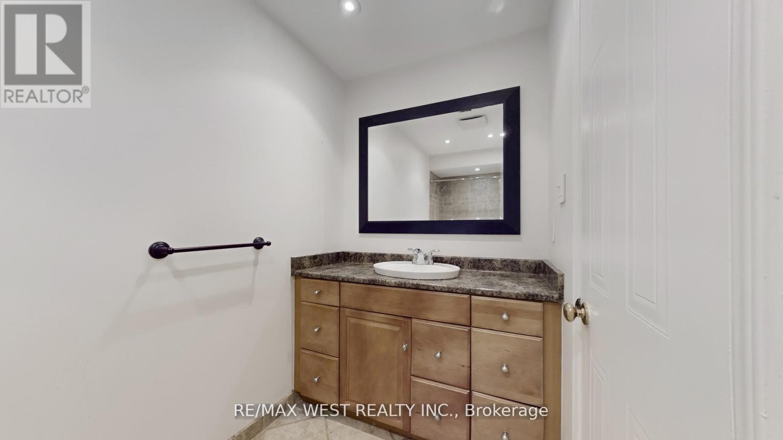 7147 Harding Crescent, Mississauga, Ontario  L5N 5P5 - Photo 16 - W12465028