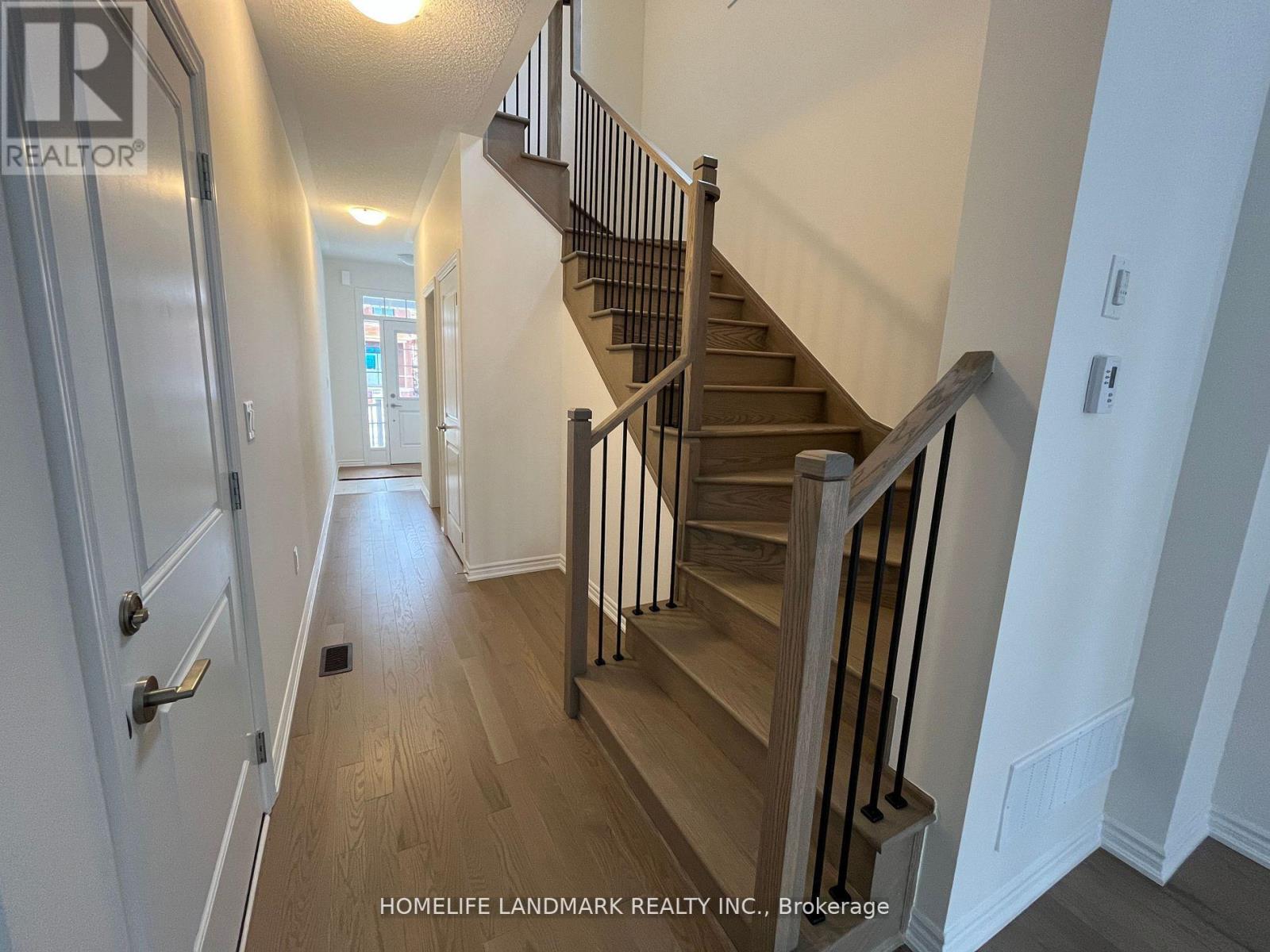 85 Phoenix Boulevard, Barrie, Ontario  L9J 0P7 - Photo 3 - S12429020