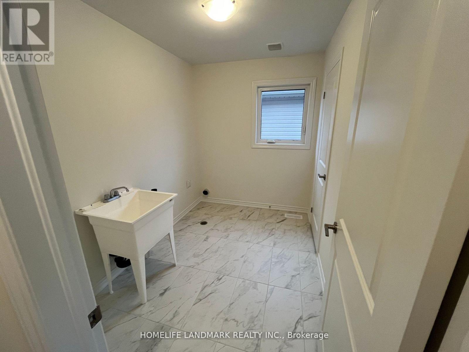 85 Phoenix Boulevard, Barrie, Ontario  L9J 0P7 - Photo 7 - S12429020
