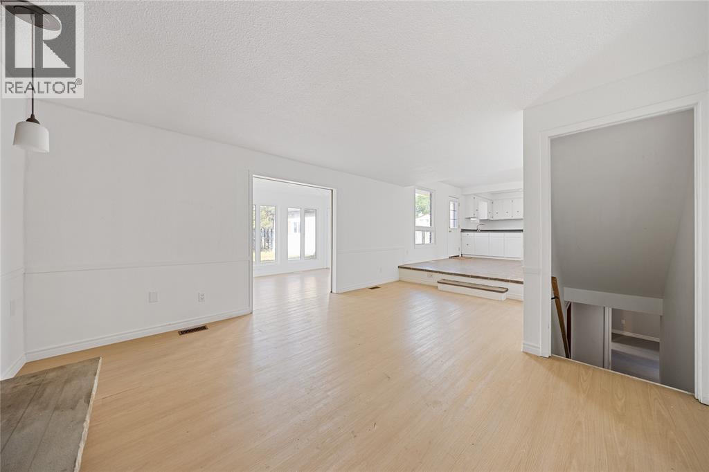 1345 Wiltshire Drive, Sarnia, Ontario  N7S 4P3 - Photo 11 - 25026454