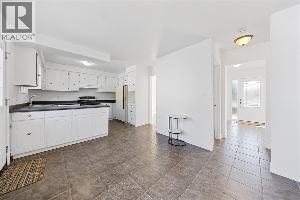 1345 Wiltshire Drive, Sarnia, Ontario  N7S 4P3 - Photo 7 - 25026454