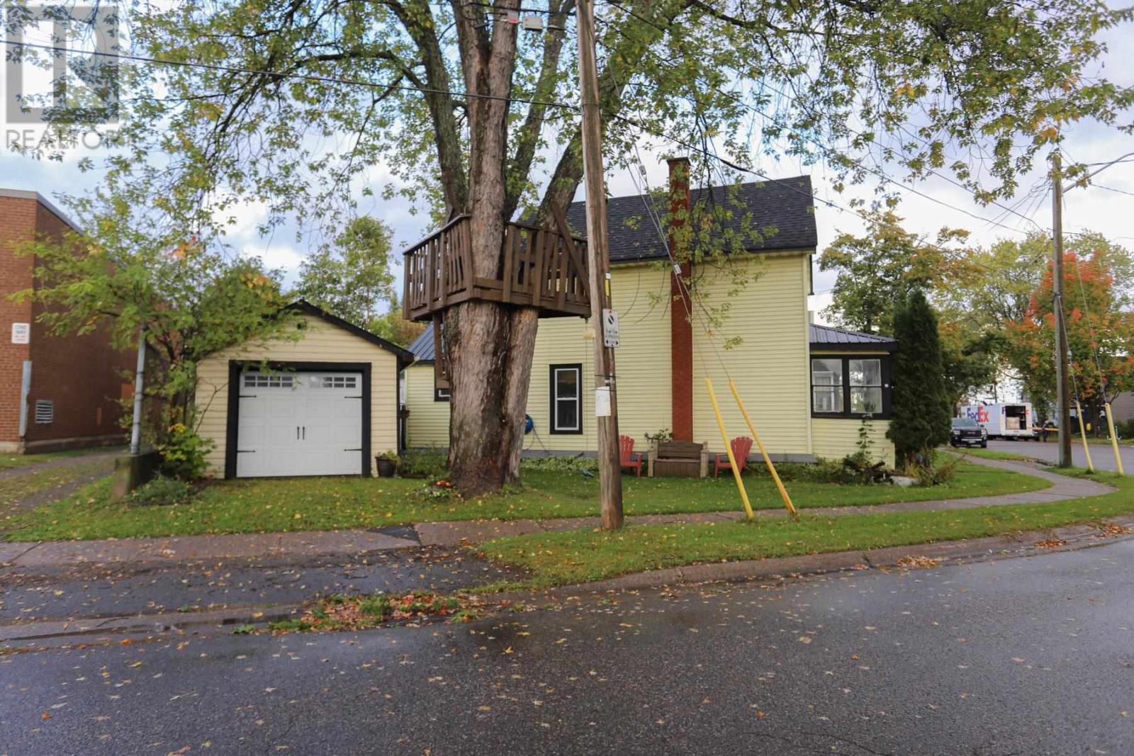416 Northland Rd, Sault Ste. Marie, Ontario  P6C 3N6 - Photo 3 - SM252966