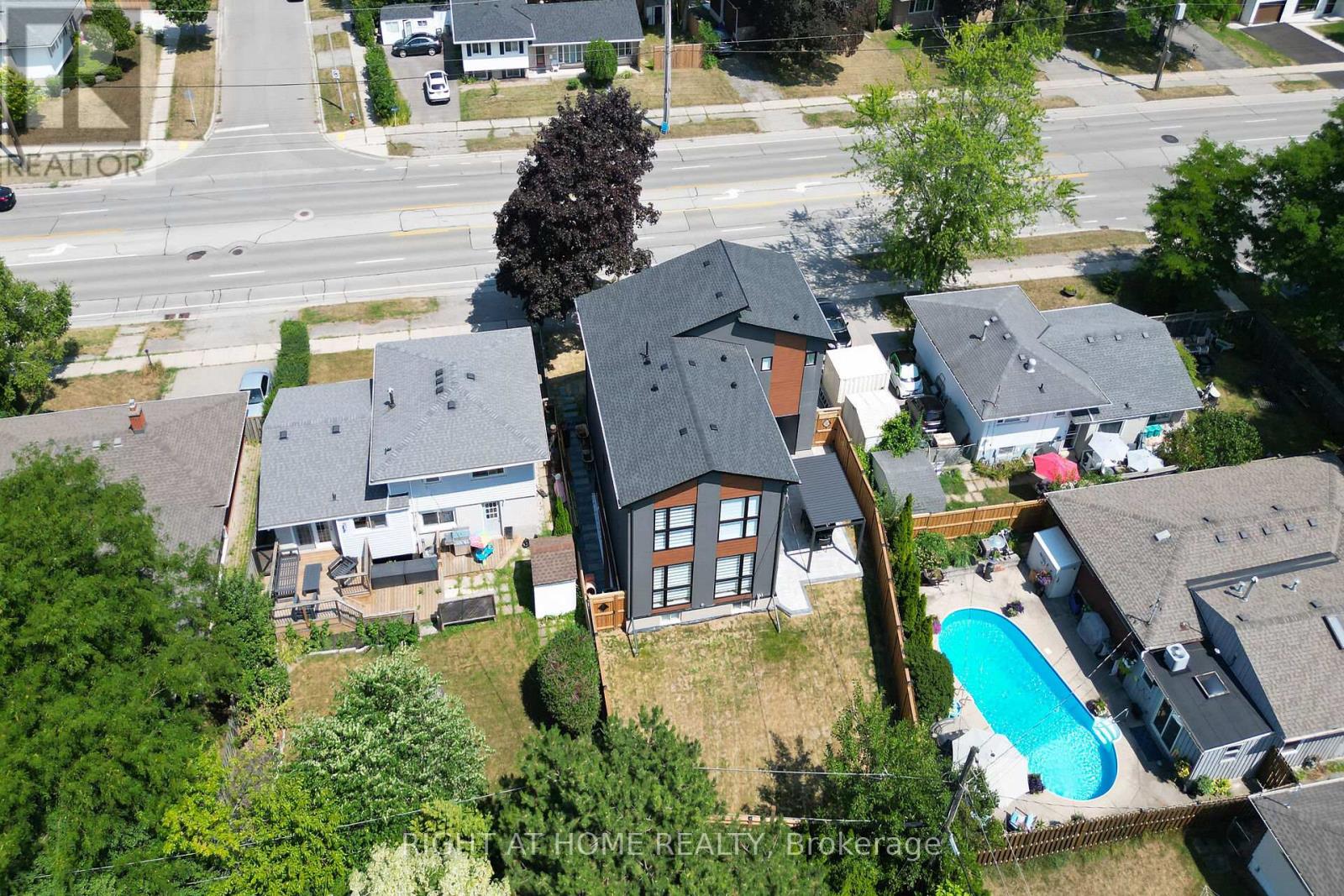 584 Walkers Line, Burlington, Ontario  L7N 2E5 - Photo 6 - W12413079