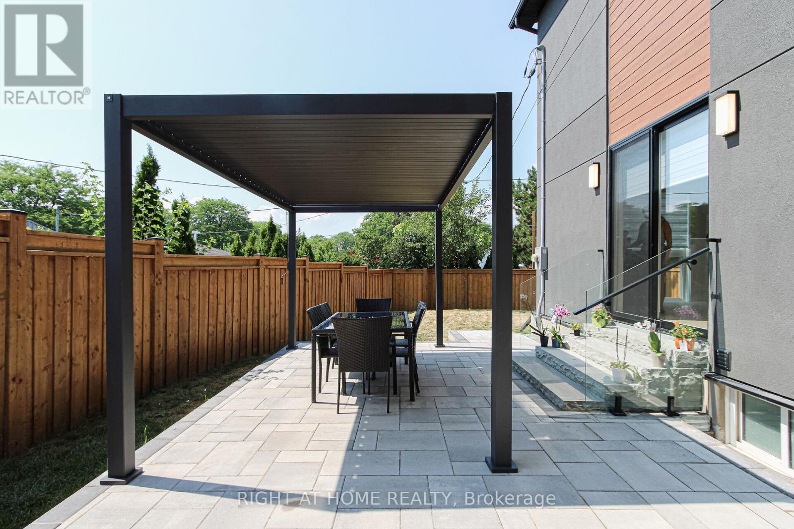 584 Walkers Line, Burlington, Ontario  L7N 2E5 - Photo 10 - W12413079
