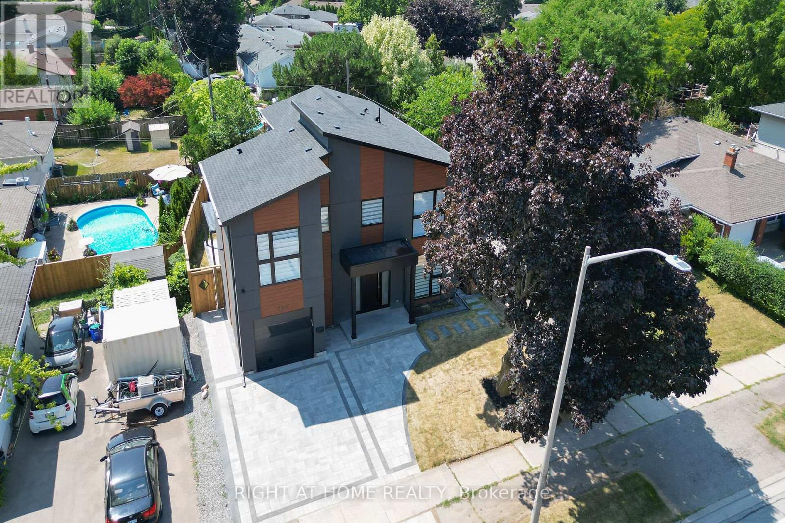 584 Walkers Line, Burlington, Ontario  L7N 2E5 - Photo 5 - W12413079