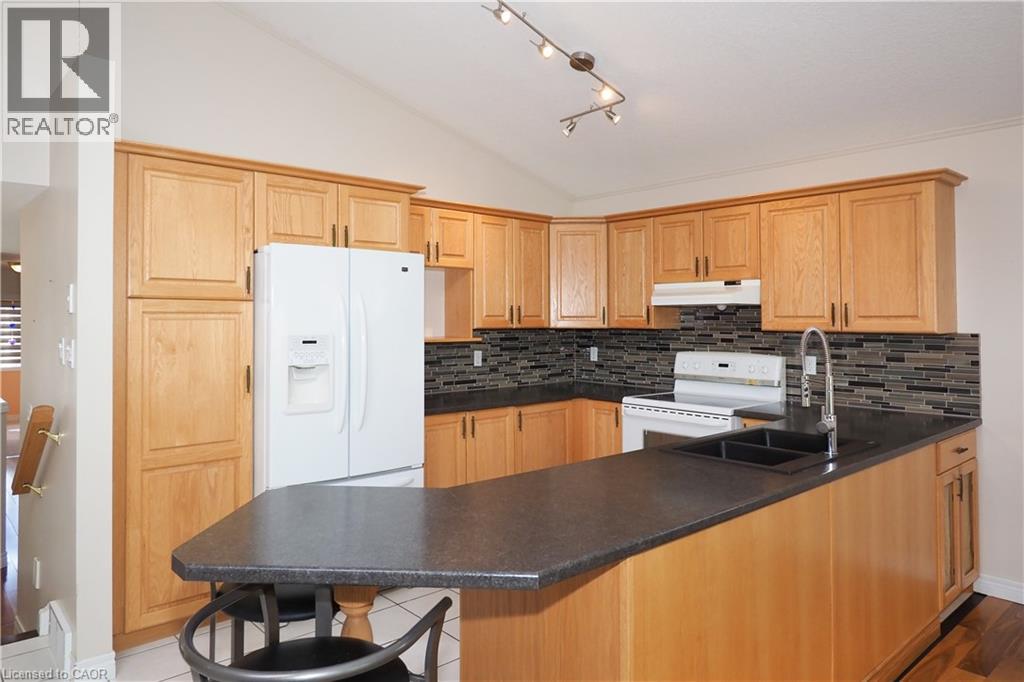 324 Keewatin Avenue, Kitchener, Ontario  N2B 3W6 - Photo 9 - 40778318
