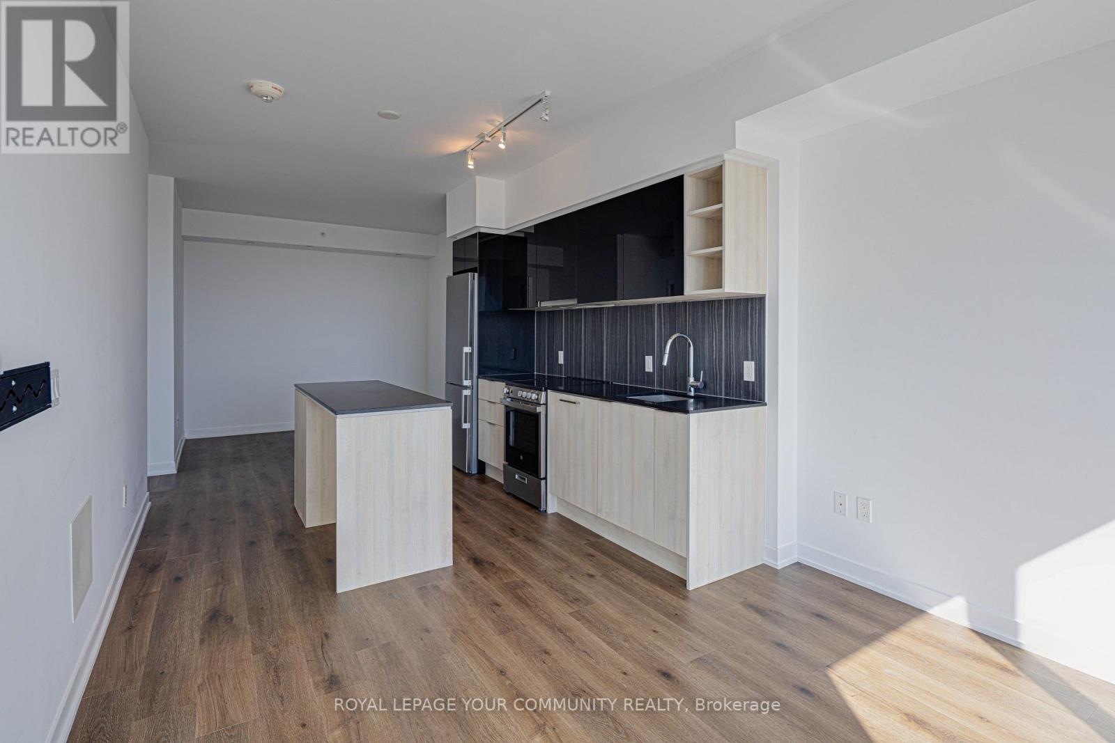 1023 - 31 Tippett Road, Toronto, Ontario  M3H 0C8 - Photo 4 - C12464394