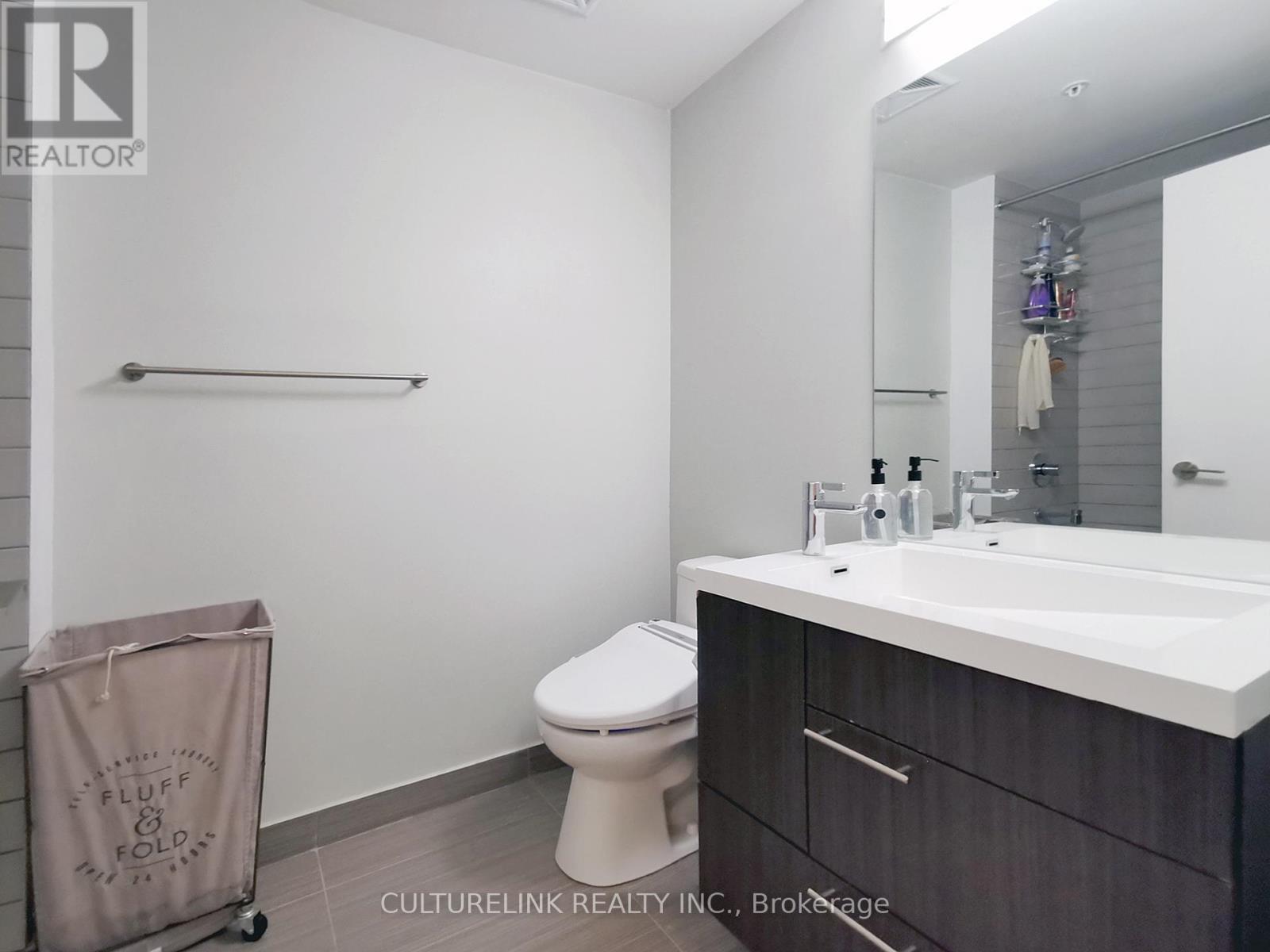 225 - 30 Nelson Street, Toronto, Ontario  M5V 0H5 - Photo 11 - C12471531