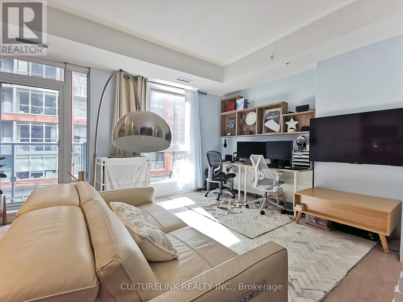 225 - 30 Nelson Street, Toronto, Ontario  M5V 0H5 - Photo 2 - C12471531