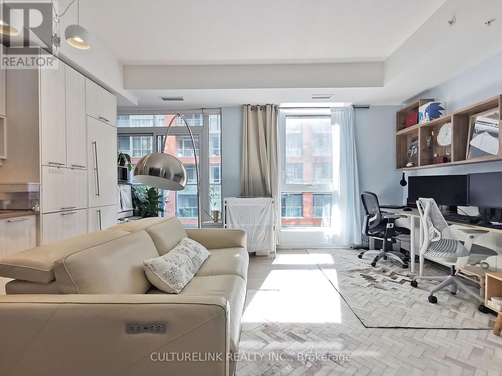 225 - 30 Nelson Street, Toronto, Ontario  M5V 0H5 - Photo 4 - C12471531