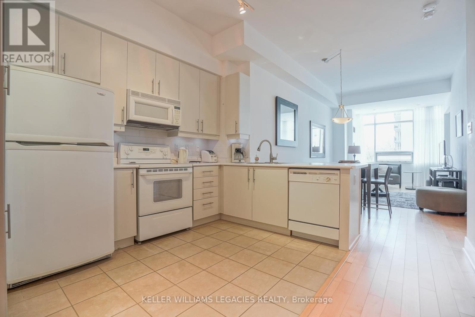302 - 562 Eglinton Avenue E, Toronto, Ontario  M4P 1P1 - Photo 10 - C12471536