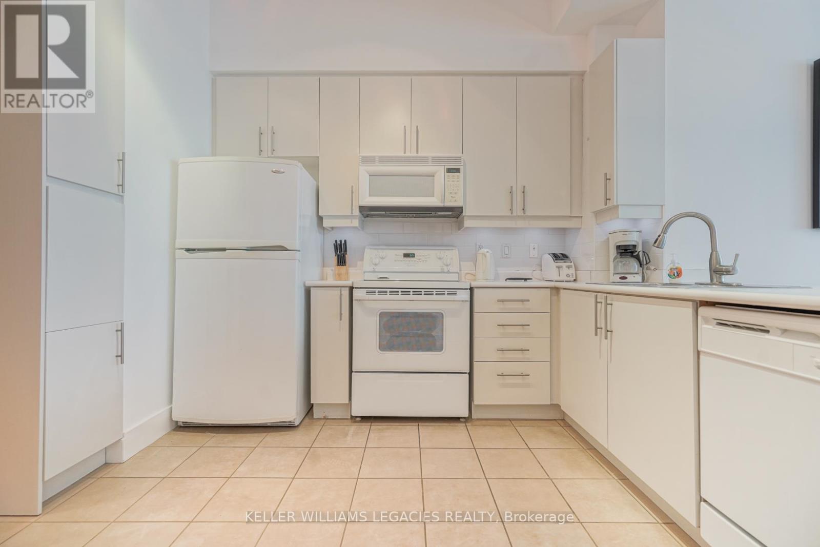 302 - 562 Eglinton Avenue E, Toronto, Ontario  M4P 1P1 - Photo 11 - C12471536