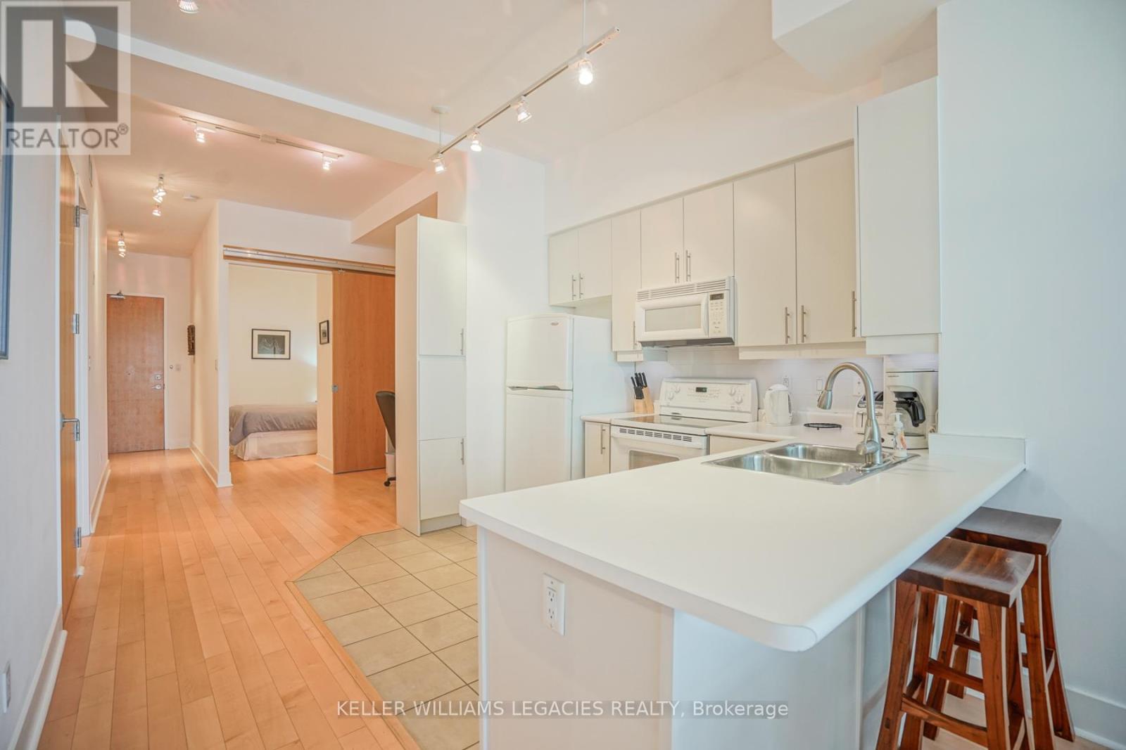 302 - 562 Eglinton Avenue E, Toronto, Ontario  M4P 1P1 - Photo 12 - C12471536