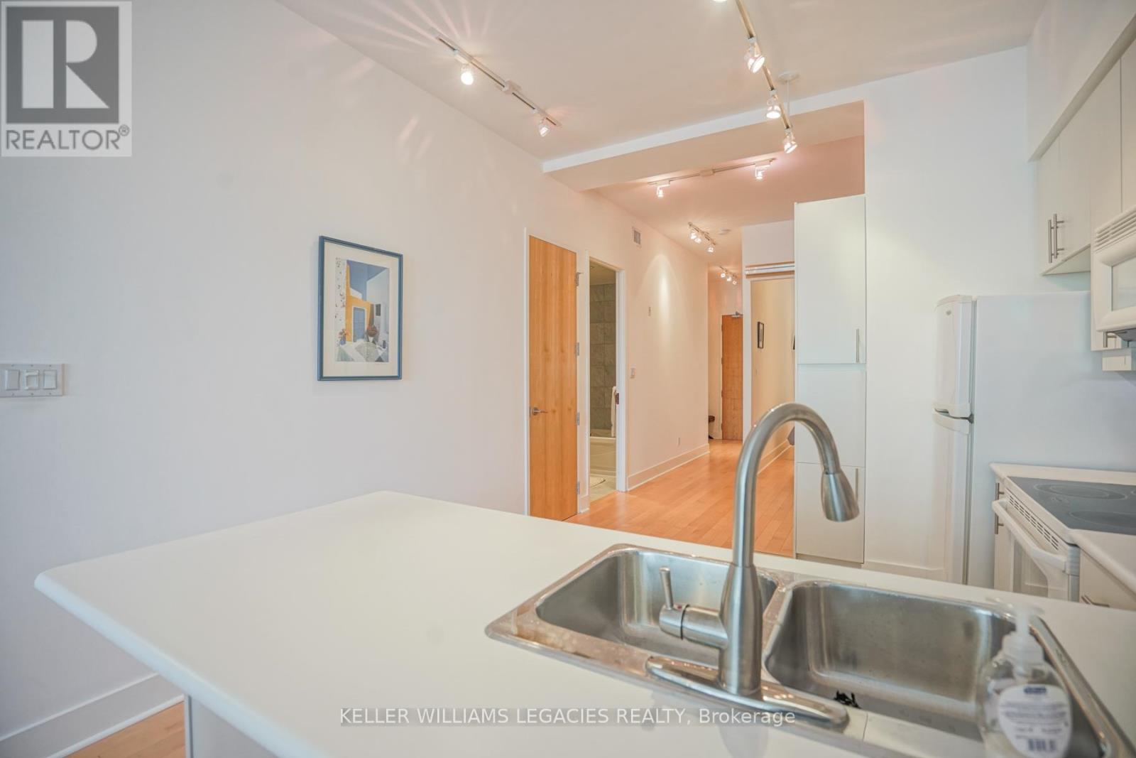 302 - 562 Eglinton Avenue E, Toronto, Ontario  M4P 1P1 - Photo 13 - C12471536