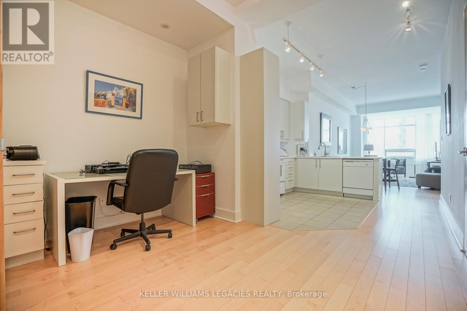 302 - 562 Eglinton Avenue E, Toronto, Ontario  M4P 1P1 - Photo 5 - C12471536