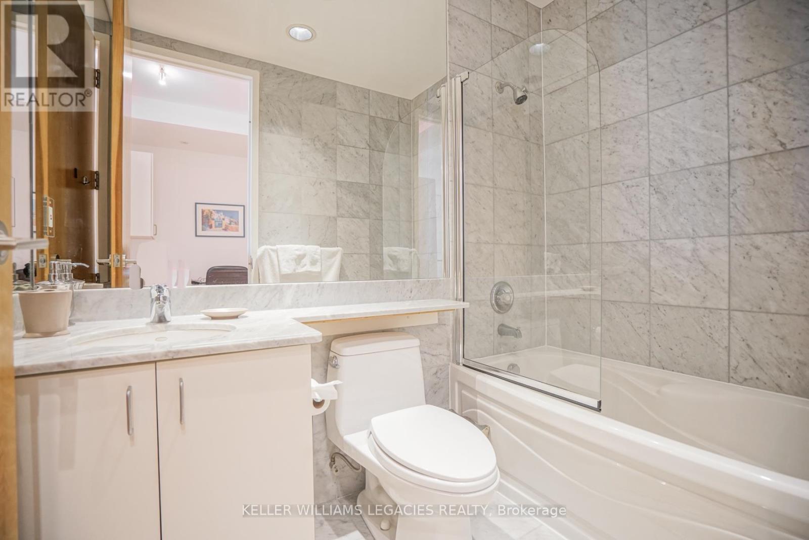 302 - 562 Eglinton Avenue E, Toronto, Ontario  M4P 1P1 - Photo 9 - C12471536