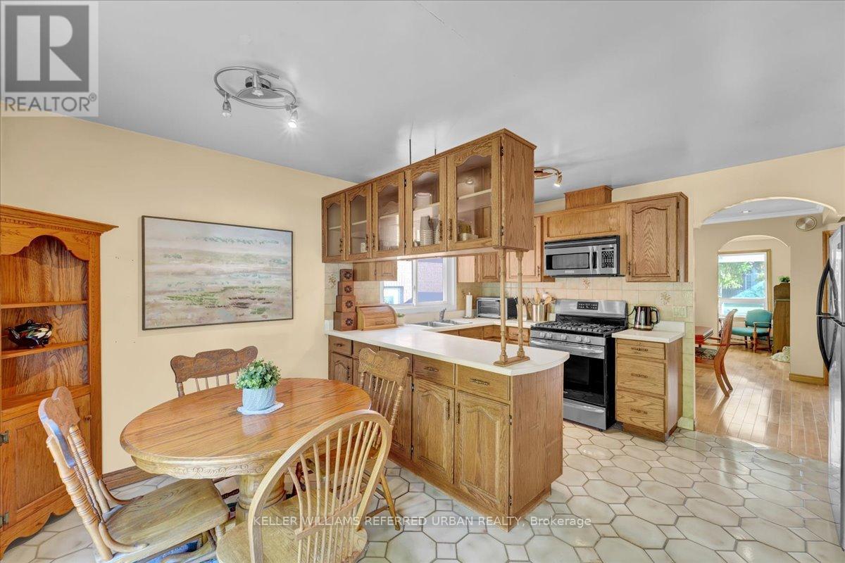 116 Burnett Avenue, Toronto, Ontario  M2N 1V5 - Photo 14 - C12471575