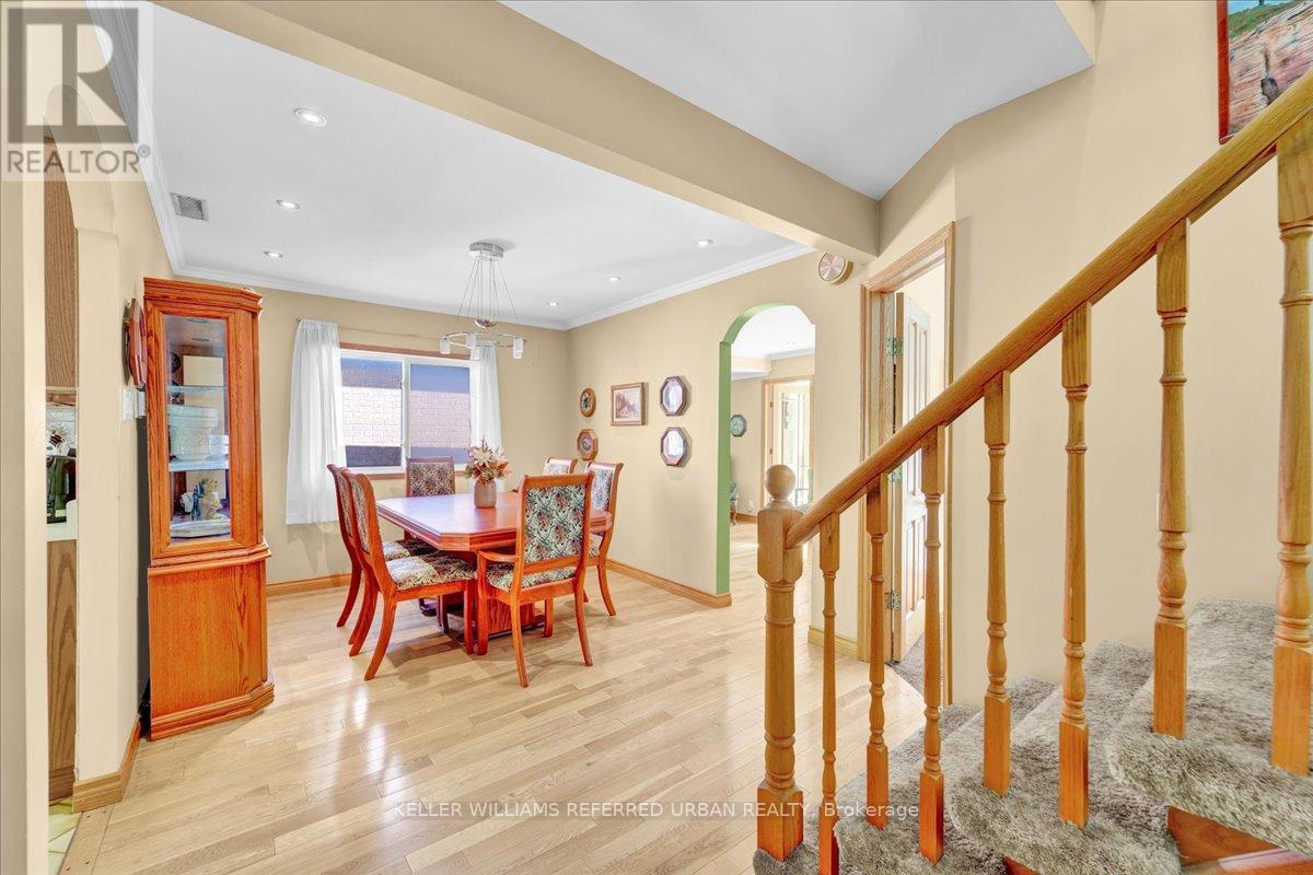 116 Burnett Avenue, Toronto, Ontario  M2N 1V5 - Photo 8 - C12471575