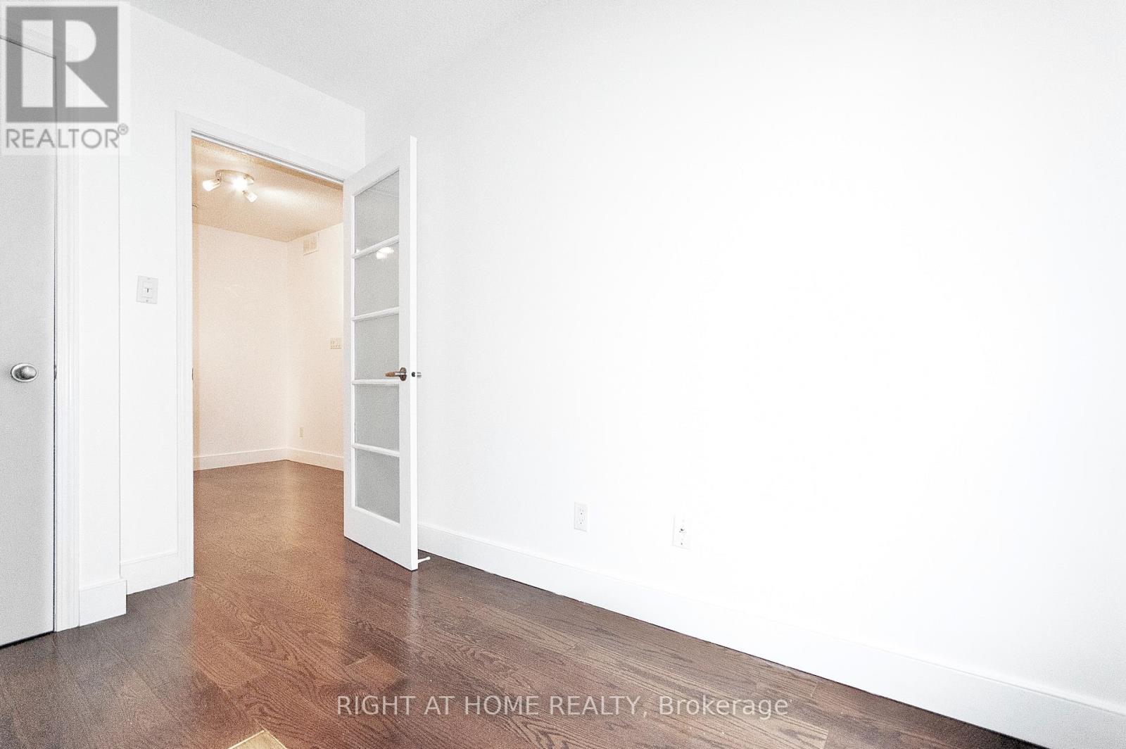 269 - 70 Douro Street, Toronto, Ontario  M6K 3N4 - Photo 6 - C12471601