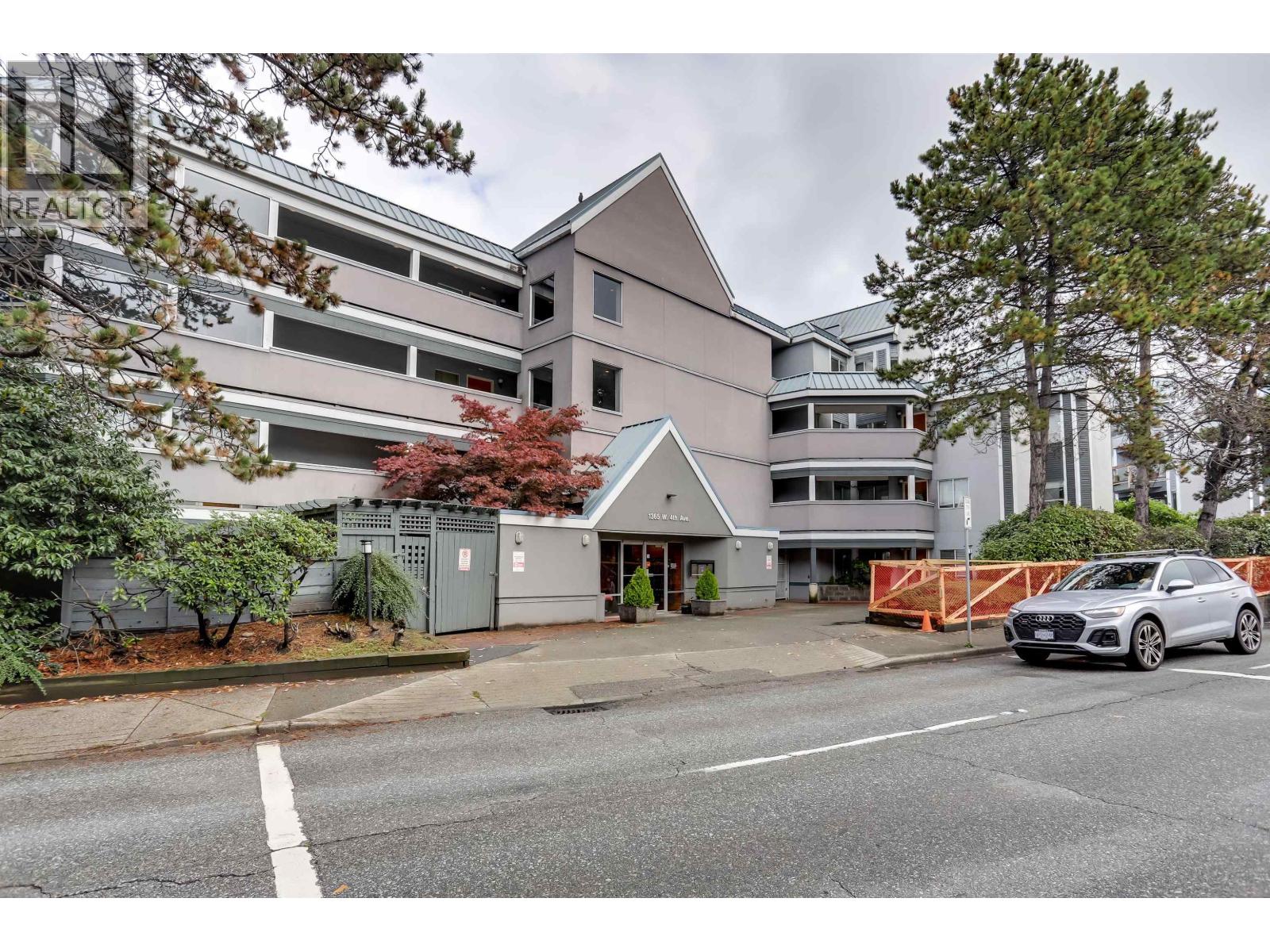 305 1365 W 4TH AVENUE, Vancouver, British Columbia