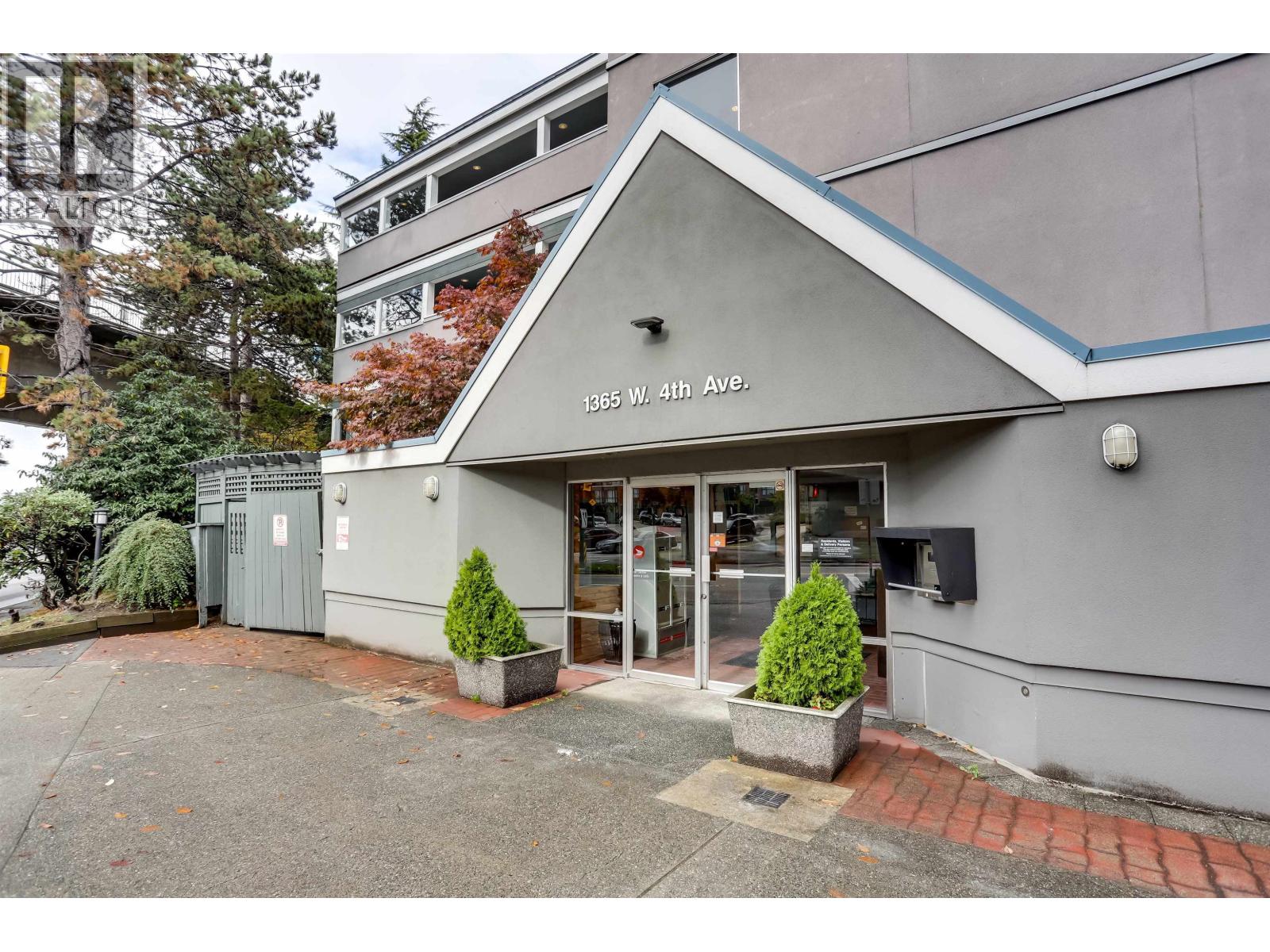 305 1365 W 4th Avenue, Vancouver, British Columbia  V6H 3Y8 - Photo 2 - R3059870