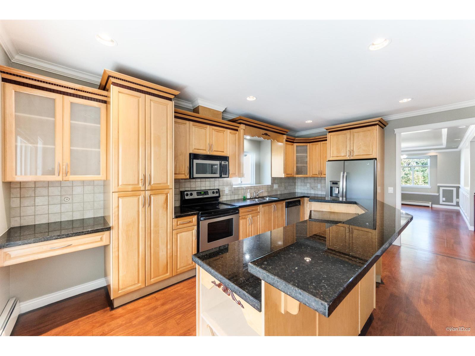 14922 102a Avenue, Surrey, British Columbia V3R 1K9 - Photo 3 - R3059738