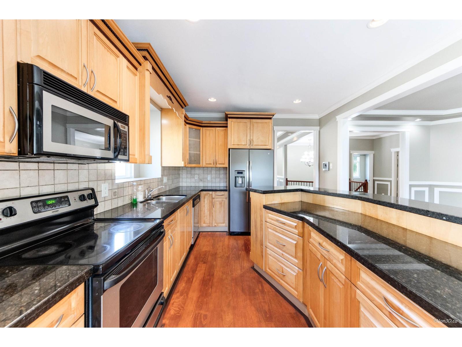 14922 102a Avenue, Surrey, British Columbia V3R 1K9 - Photo 5 - R3059738