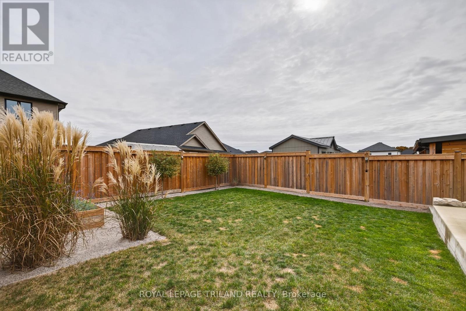 61 Ashberry Place, St. Thomas, Ontario  N5R 0H9 - Photo 44 - X12471619