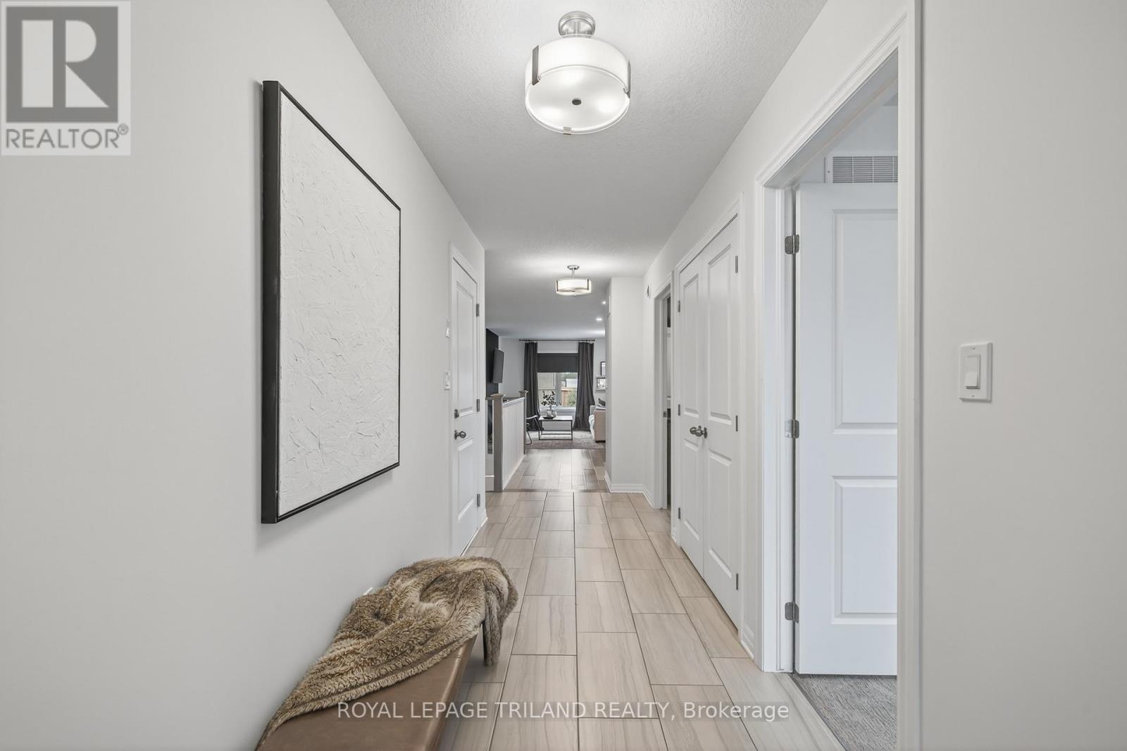 61 Ashberry Place, St. Thomas, Ontario  N5R 0H9 - Photo 5 - X12471619