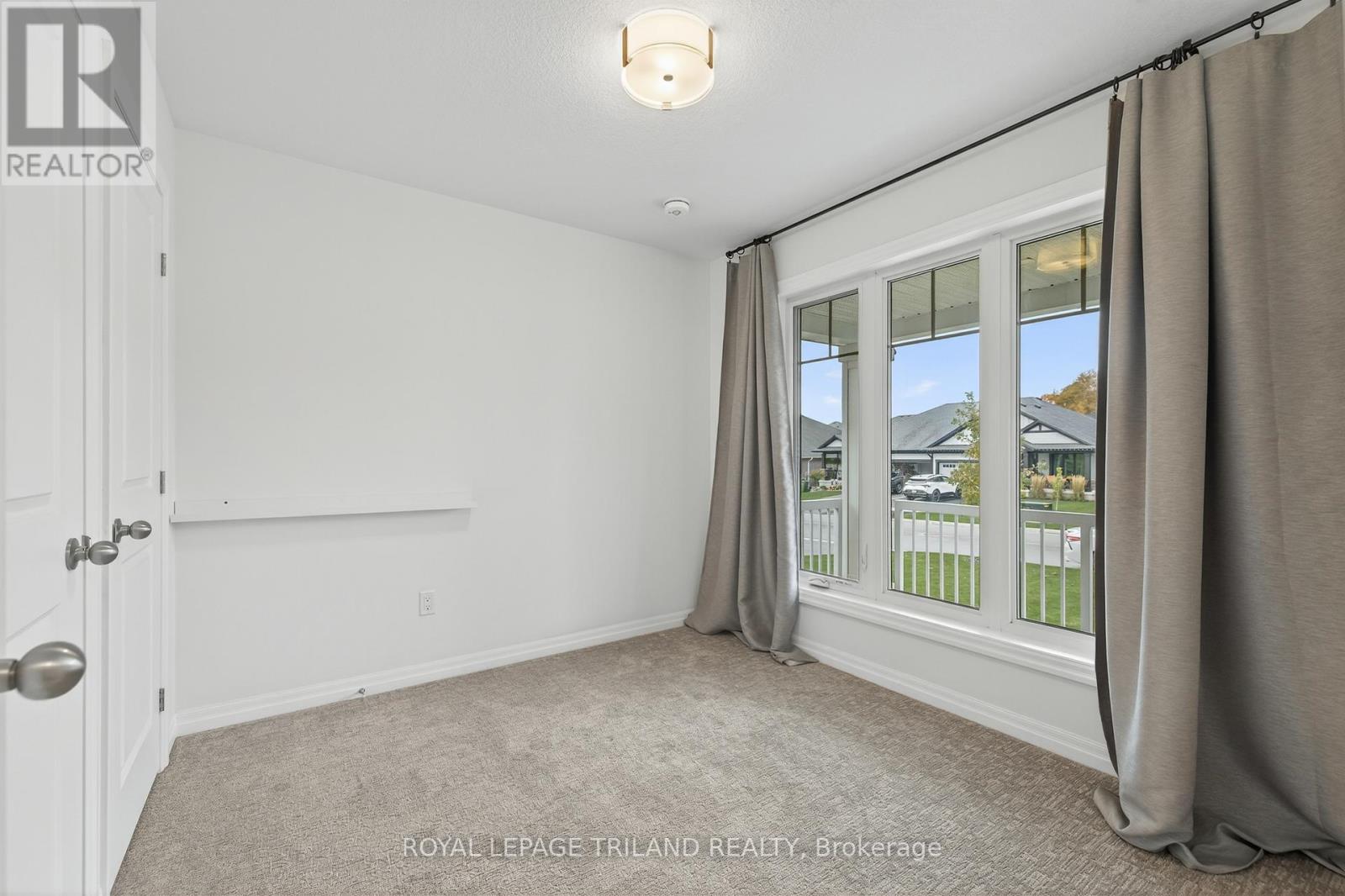 61 Ashberry Place, St. Thomas, Ontario  N5R 0H9 - Photo 6 - X12471619