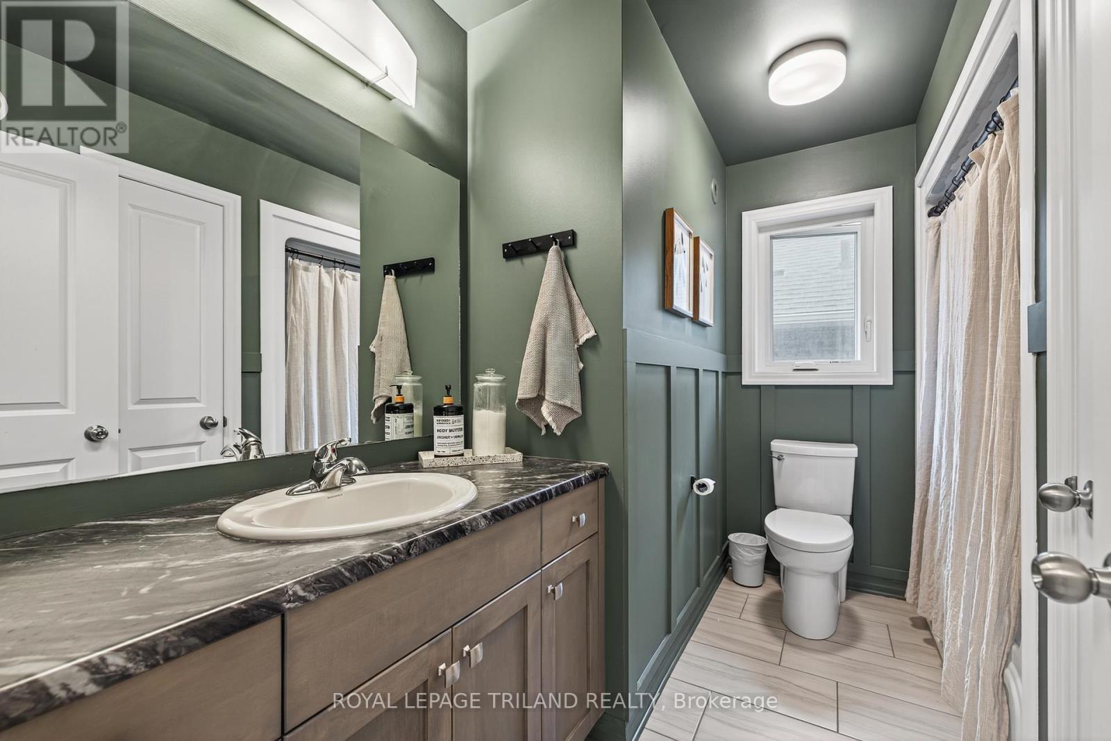 61 Ashberry Place, St. Thomas, Ontario  N5R 0H9 - Photo 8 - X12471619