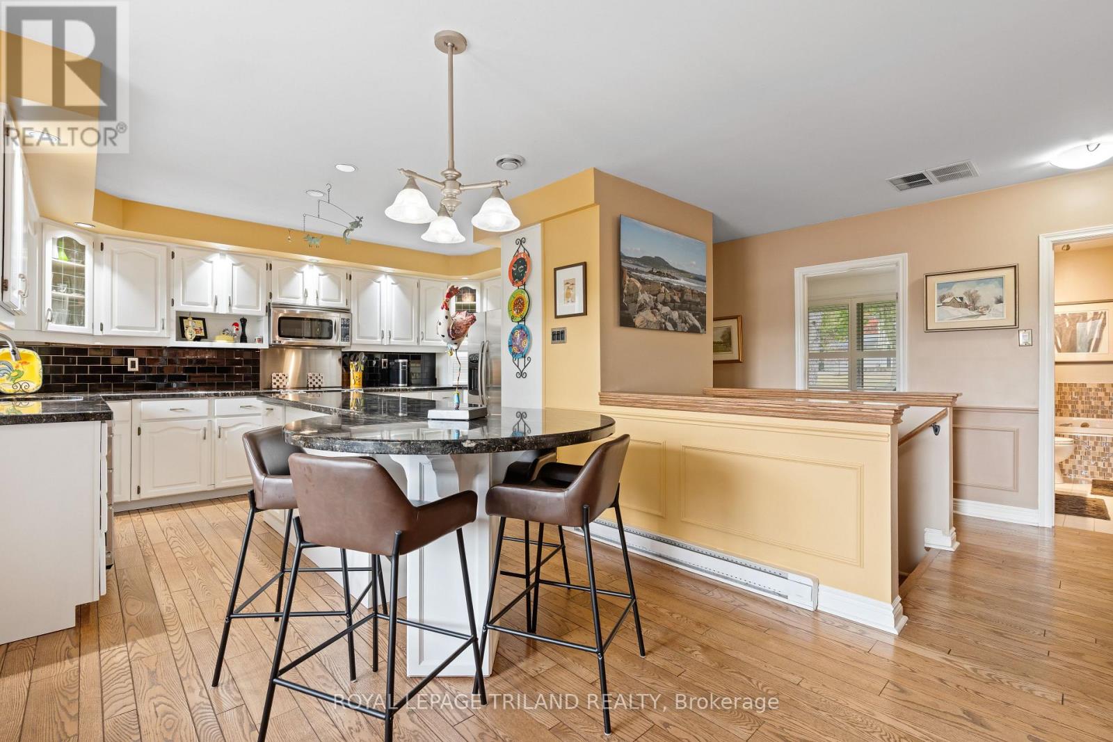 142 Hunt Club Drive, London North (North L), Ontario  N6H 3Y7 - Photo 12 - X12471724