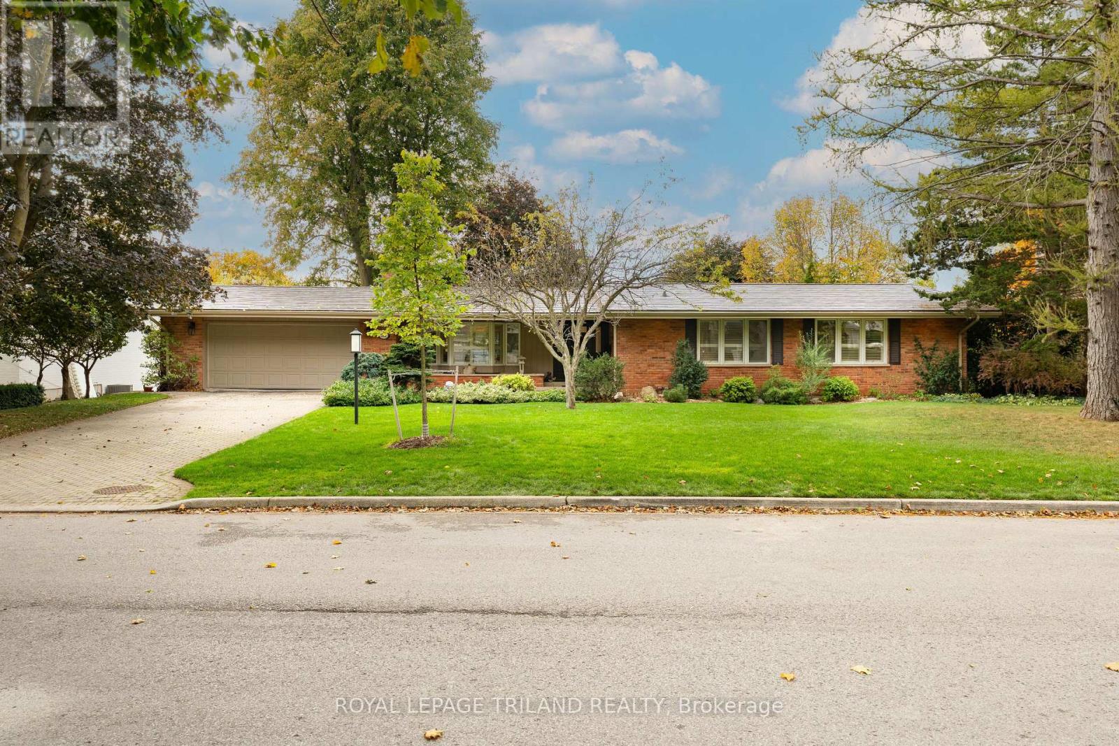 142 Hunt Club Drive, London North (North L), Ontario  N6H 3Y7 - Photo 2 - X12471724