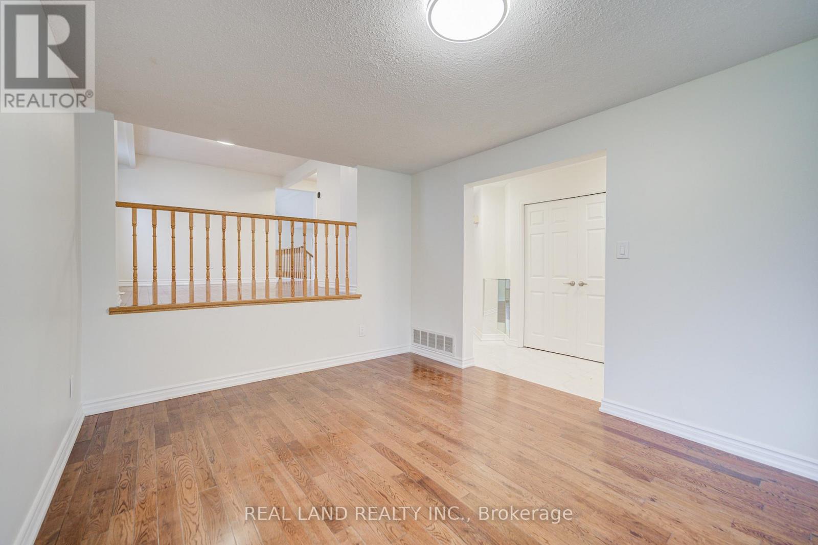 46 Wintermute Boulevard, Toronto, Ontario  M1W 3M6 - Photo 6 - E12471594