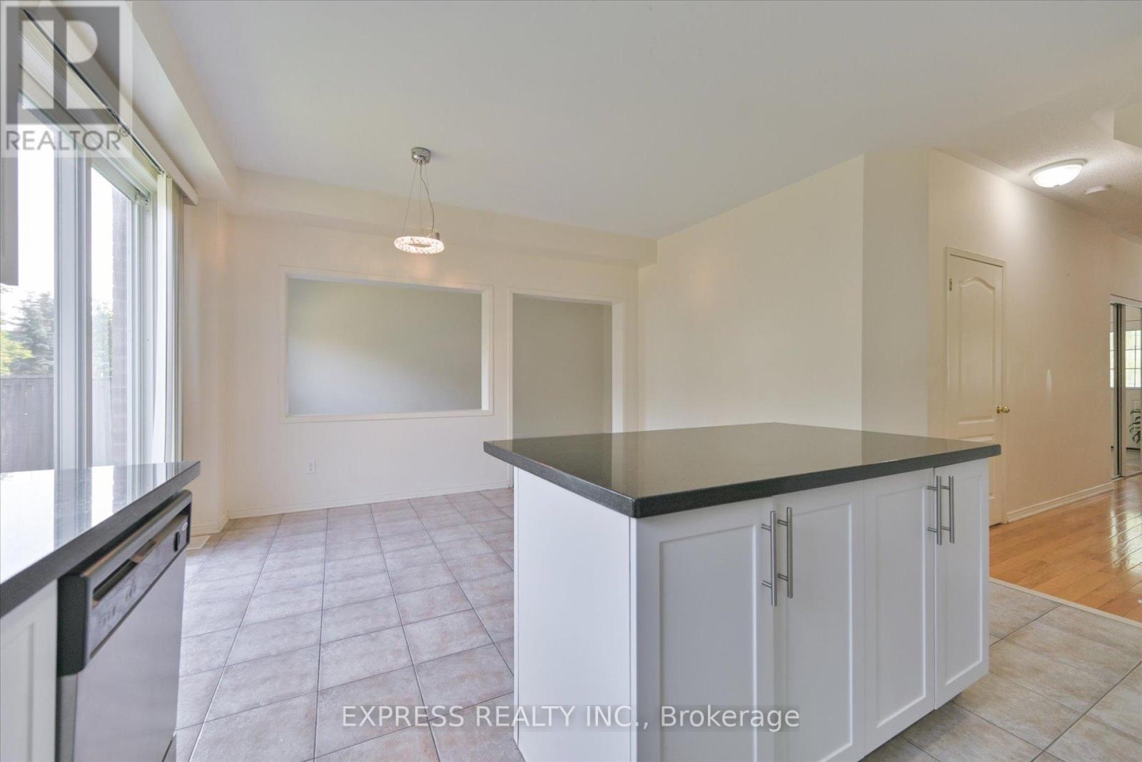 98 Northern Dancer Drive, Oshawa, Ontario  L1L 0A9 - Photo 11 - E12471605
