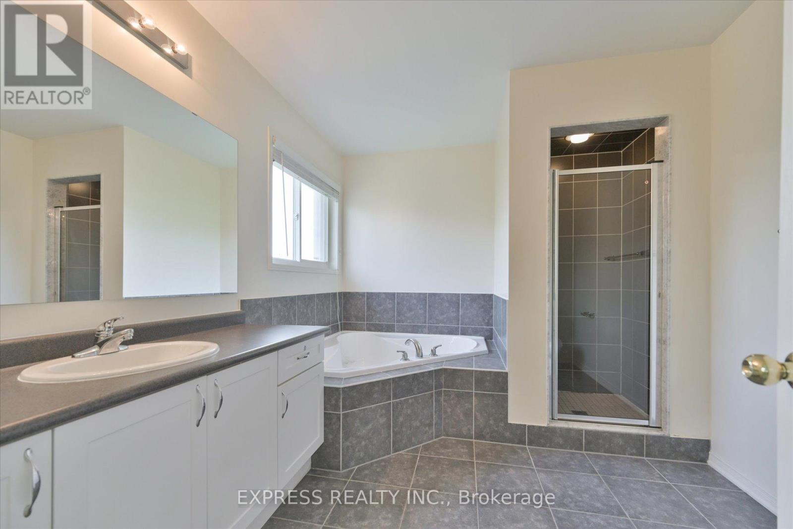 98 Northern Dancer Drive, Oshawa, Ontario  L1L 0A9 - Photo 26 - E12471605