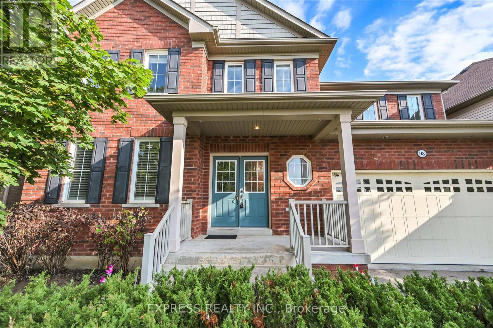 98 Northern Dancer Drive, Oshawa, Ontario  L1L 0A9 - Photo 4 - E12471605