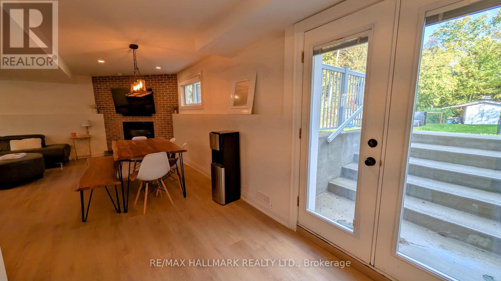 3239 Cove Avenue, Innisfil, Ontario  L9S 2K7 - Photo 3 - N12471553