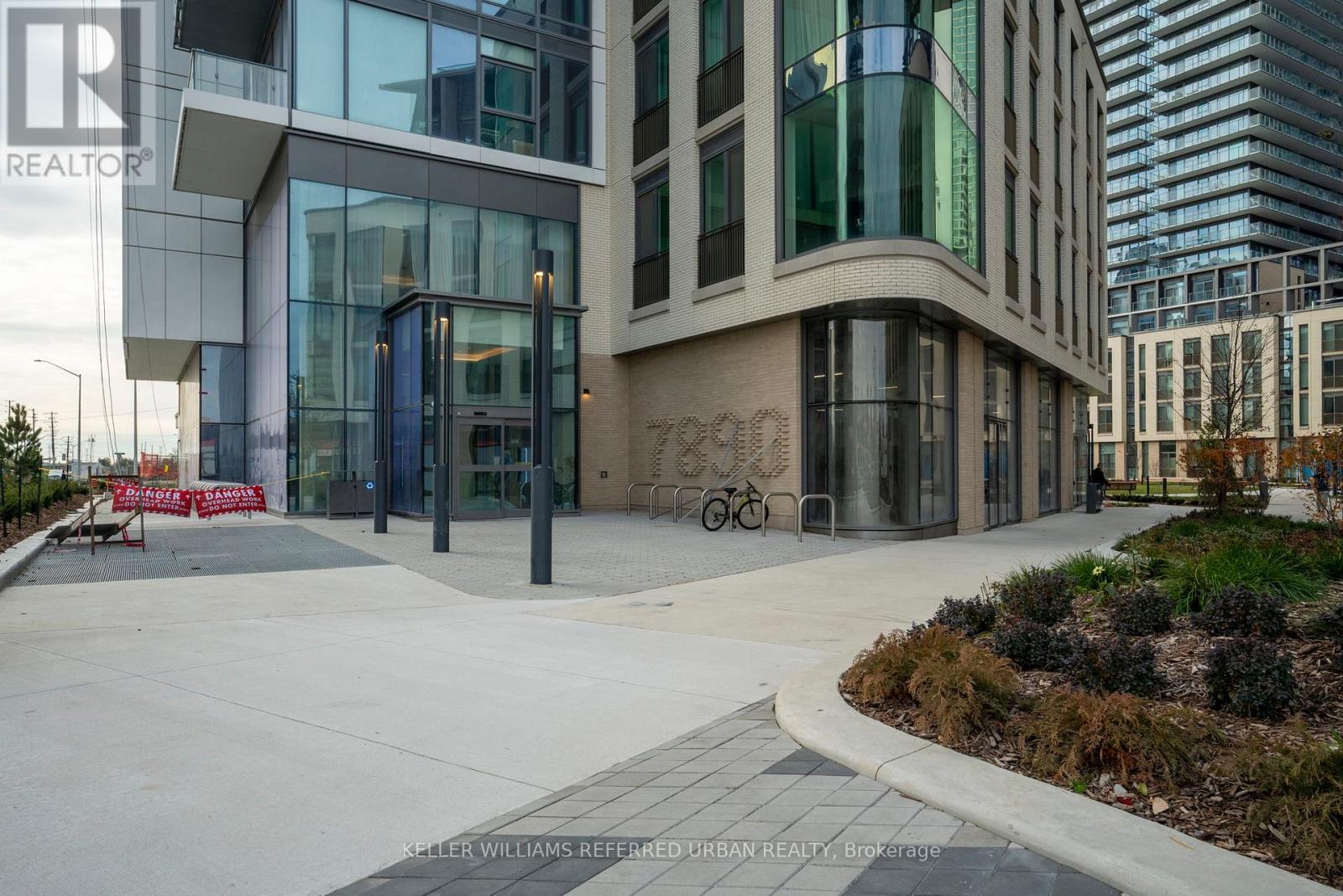 2910 - 7890 Jane Street, Vaughan, Ontario  L4K 0K9 - Photo 3 - N12471573