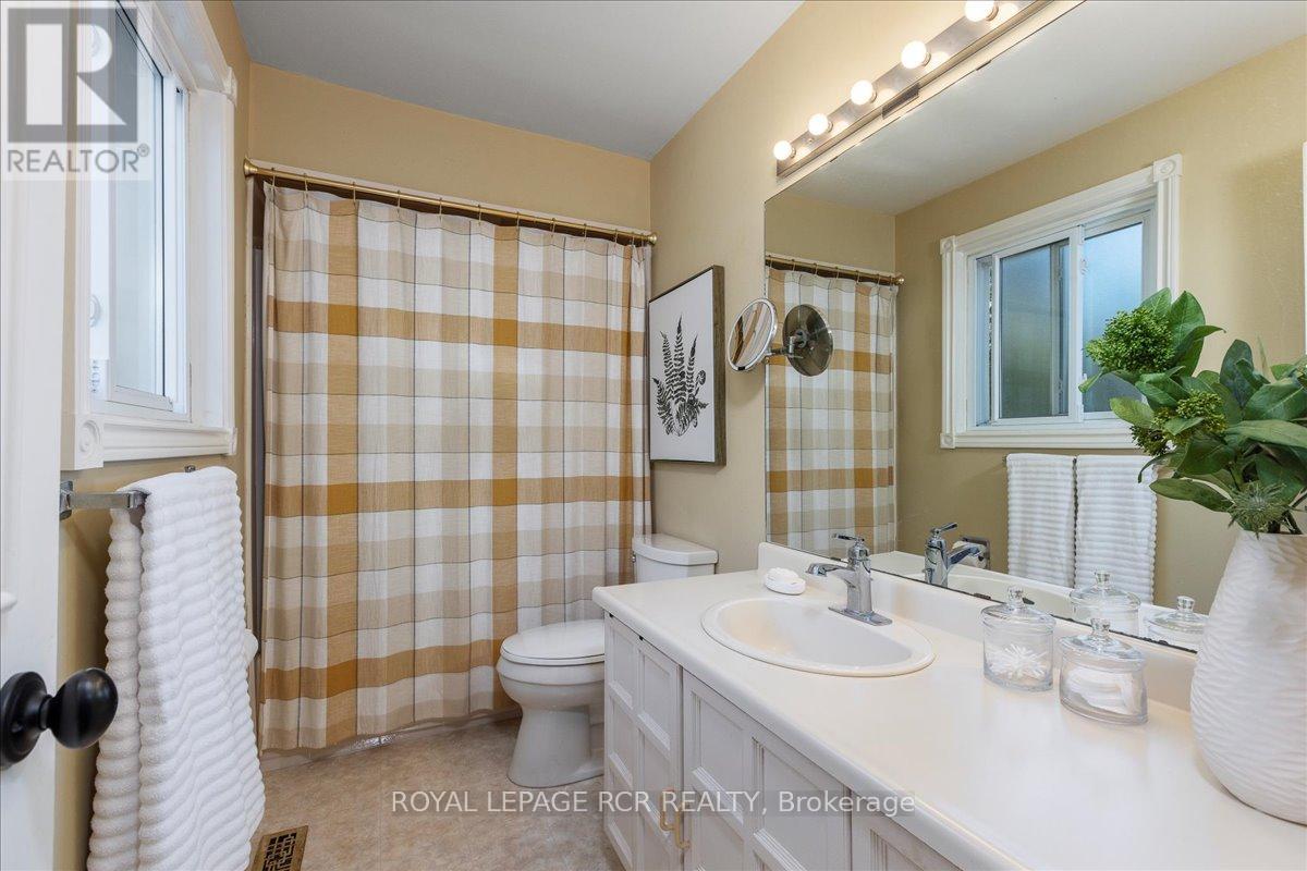 448 Dover Crescent, Newmarket, Ontario  L3Y 6C5 - Photo 18 - N12471584