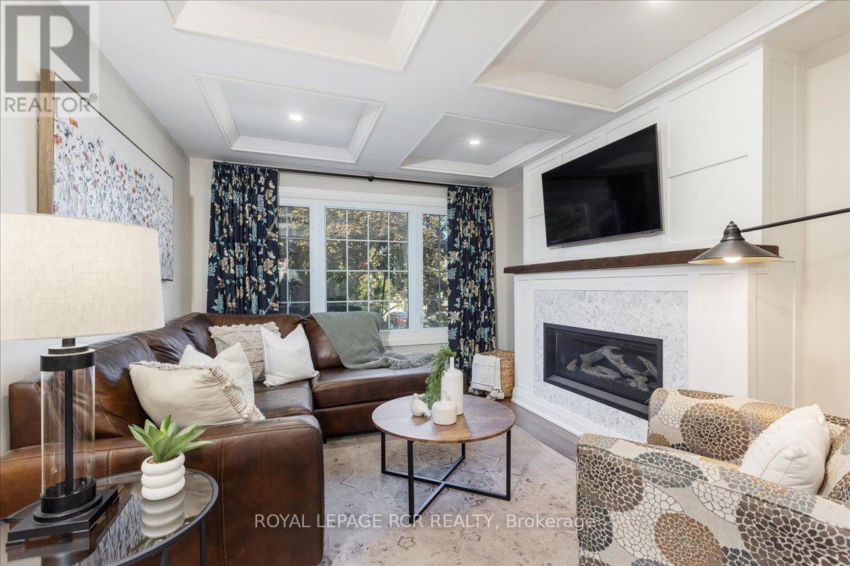 448 Dover Crescent, Newmarket, Ontario  L3Y 6C5 - Photo 3 - N12471584